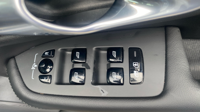 Volvo XC90 2.0 B5P [250] Plus Dark 5dr AWD Geartronic Petrol Estate